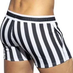 ES Collection Shorts-Short Prisoner